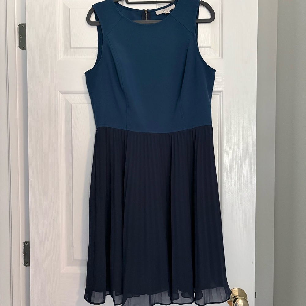 🦋 LOFT mixed material dress w/ accordion pleat skirt, size 10. 🦋